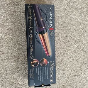 NEW WITH BOX. Remington Pro 1-1 1/2” Curling Wand